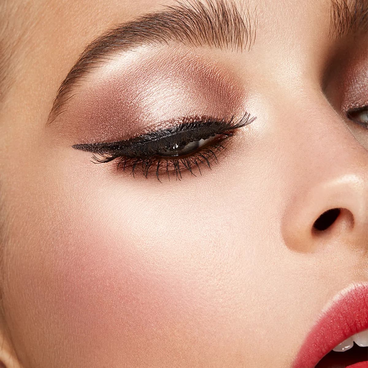 رژگونه پودری کیکو سری Smart Colour Blush — 04 Rosa Acceso